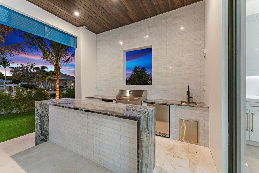 Bar and Summer Kitchen Bar and Summer Kitchen