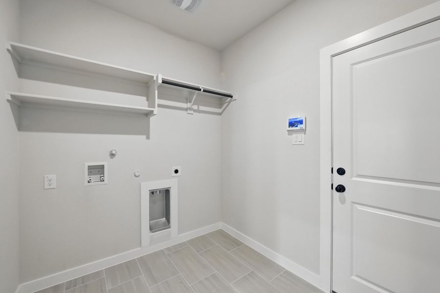 Representative unfurnished interior of a home built from the McKinley II by Cheldan Homes in Terra Vista Estates, Springtown (Image 19).