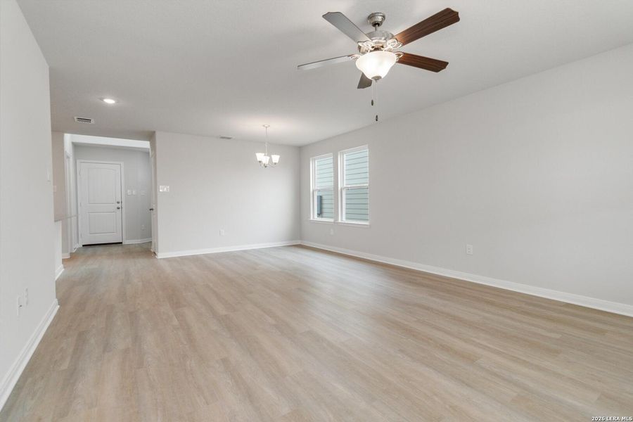 Spacious, unfurnished interior of a new home in Willow Point, San Antonio (Image 14).