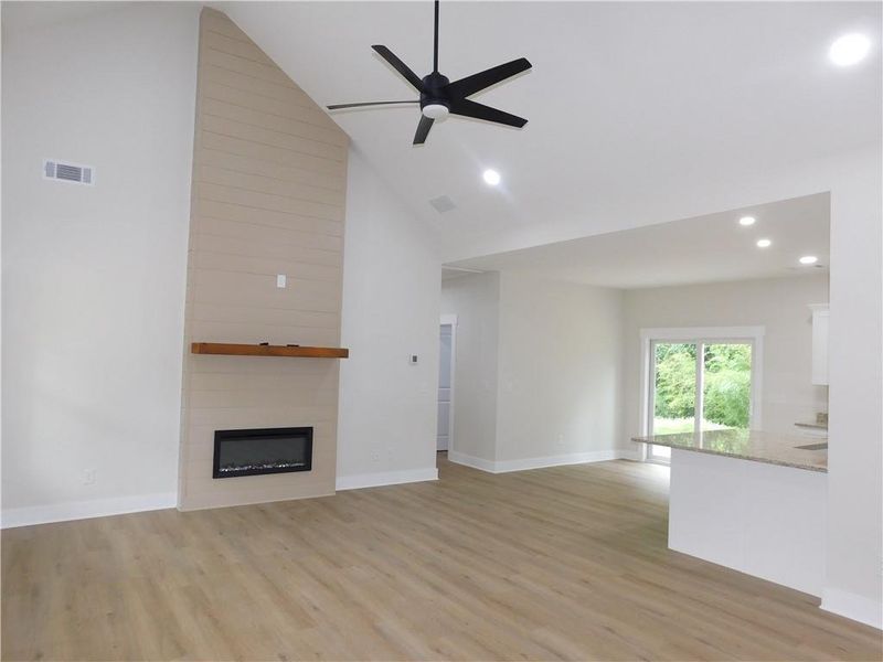 Spacious, unfurnished interior of a new home in , Dahlonega (Image 14).