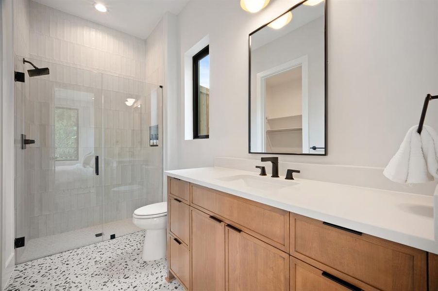 Furnished interior view inside a new home in , Dallas (Image 14).