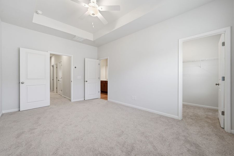 Spacious, unfurnished interior of a new home in Lakeview Village, Charlotte (Image 20).