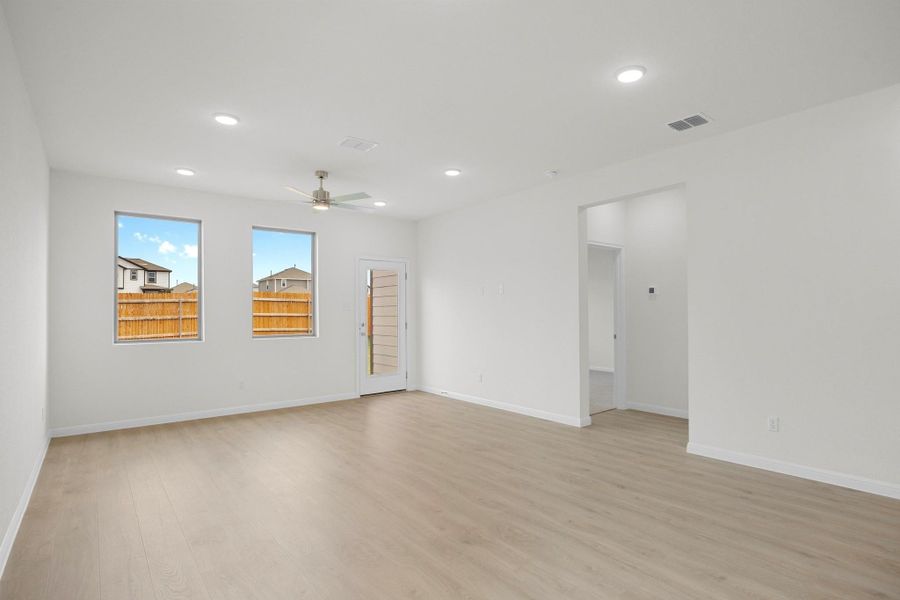 Spacious, unfurnished interior of a new home in Trinity Ranch, Elgin (Image 23). Spacious, unfurnished interior of a new home in Trinity Ranch, Elgin (Image 23).