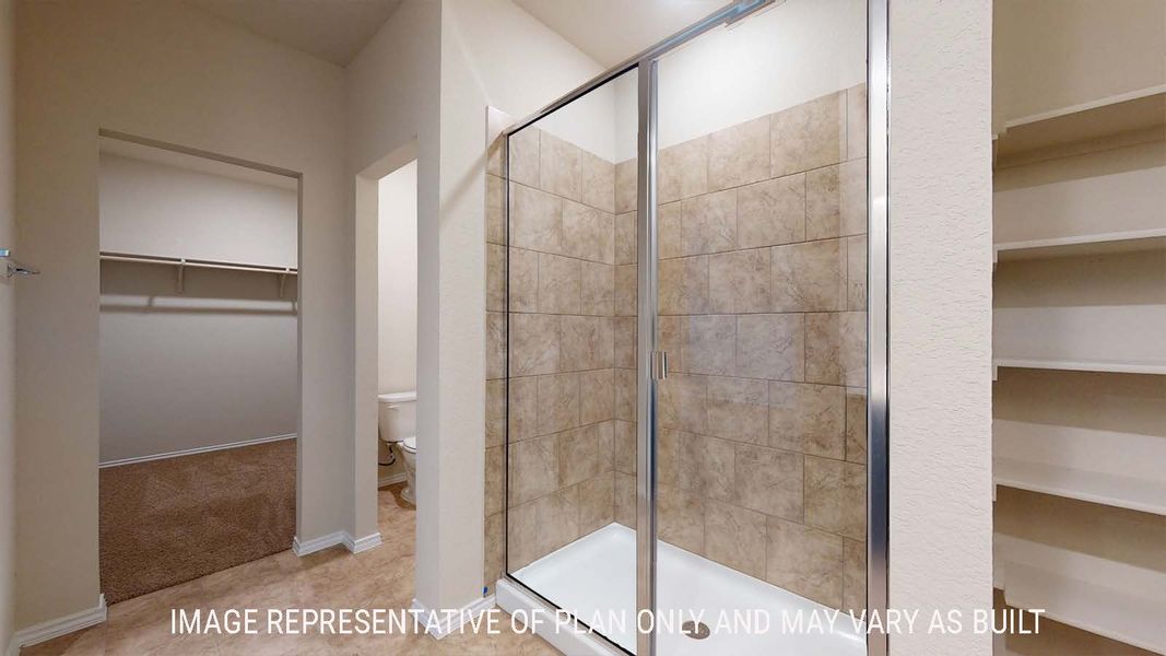 Representative interior finishes for a home built from the Perry by D.R. Horton in Park Meadows, Lorena (Image 13).