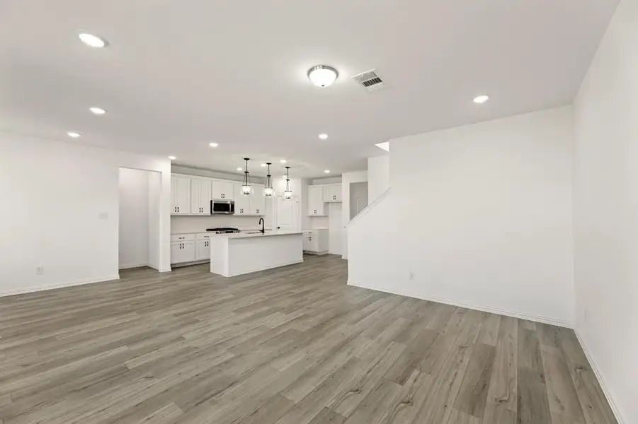 Spacious, unfurnished interior of a new home in Gateway Parks, Forney (Image 10).