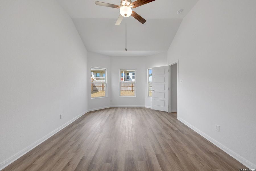 Spacious, unfurnished interior of a new home in Greenspoint Heights, Seguin (Image 47).