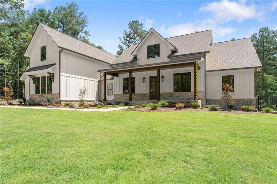Front exterior of a new home in , Commerce, GA, highlighting curb appeal (Image 26). Front exterior of a new home in , Commerce, GA, highlighting curb appeal (Image 26).