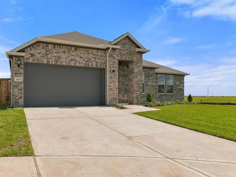 Image 35 of a home in Lago Mar. Image 35 of a home in Lago Mar.