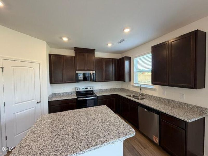 a1666260-c931-4ede-8609-65a21fab0f50