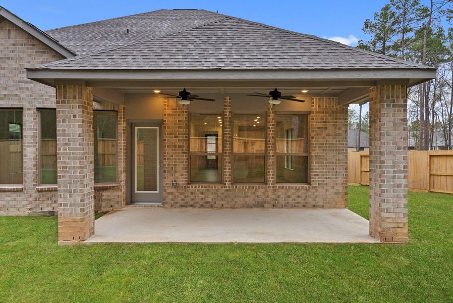 Exterior details and patio area of a home in The Highlands, Porter (Image 4).