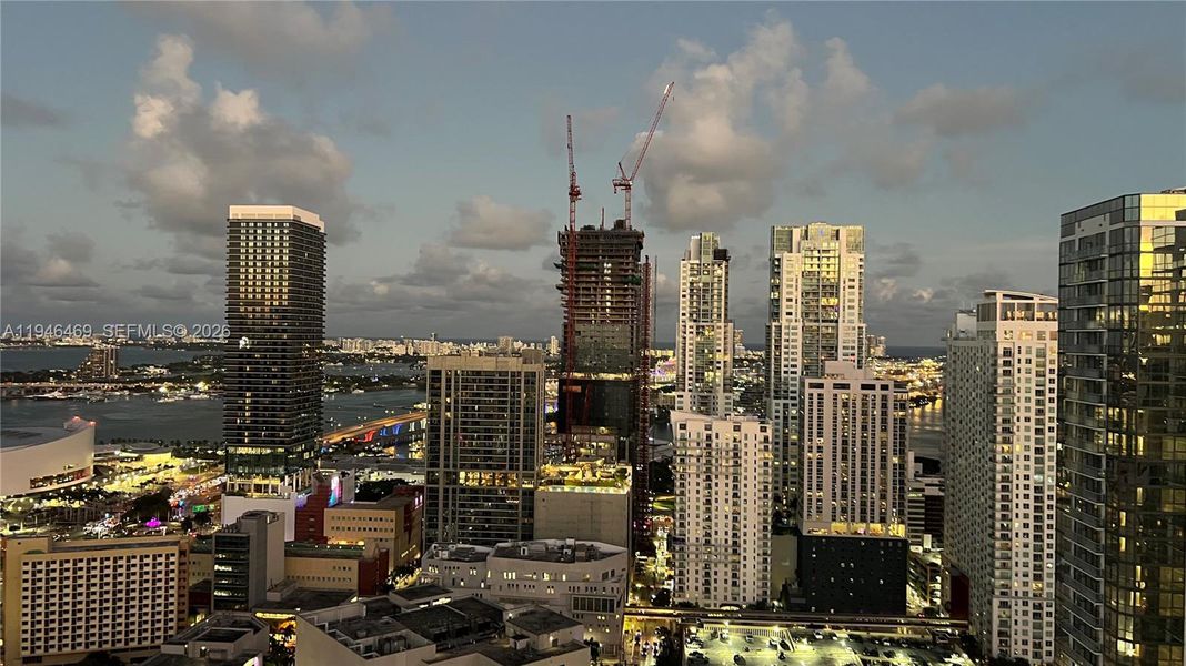 Condo located in Miami, FL showcasing its design and architecture (Image 25).