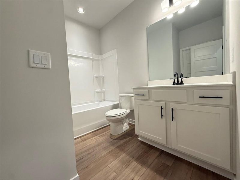 Furnished interior view inside a new home in Ponderosa Farms Manor, Gainesville (Image 13).