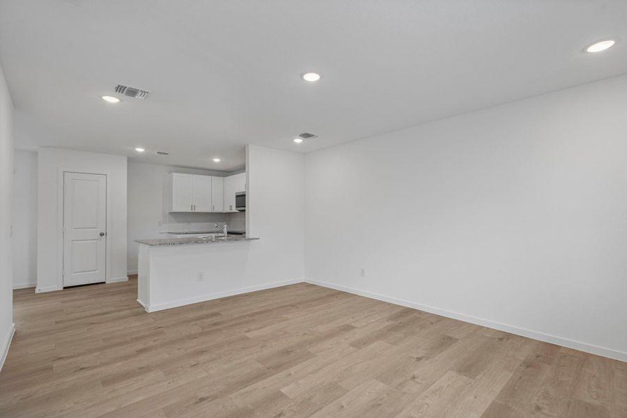 MODEL HOME images may NOT be consistent with the finished product. MODEL HOME images may NOT be consistent with the finished product.