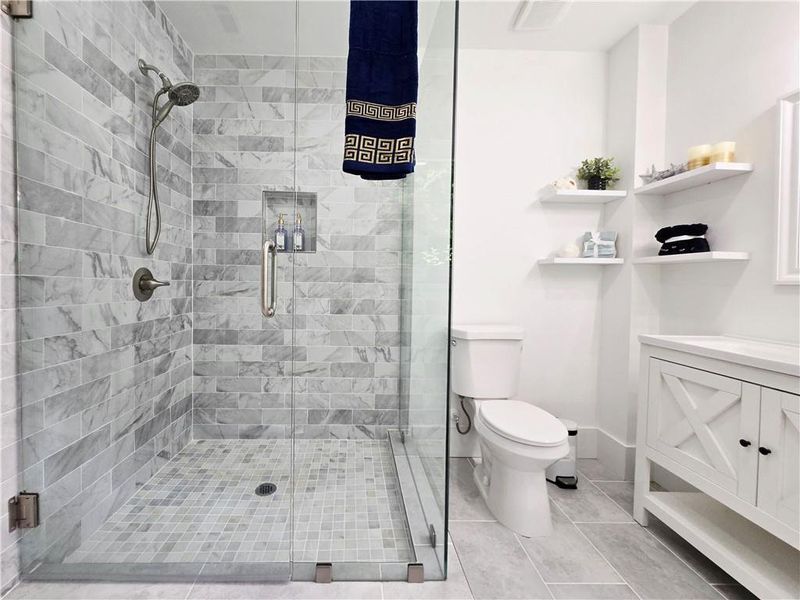 Furnished interior view inside a new home in , Decatur (Image 15).