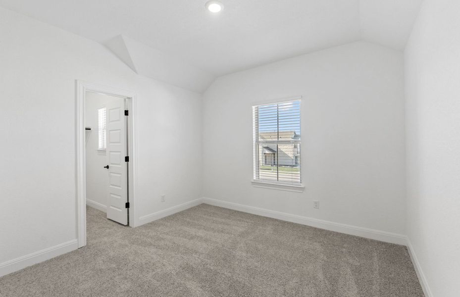 Spacious, unfurnished interior of a new home in Santa Rita Ranch, Liberty Hill (Image 51).