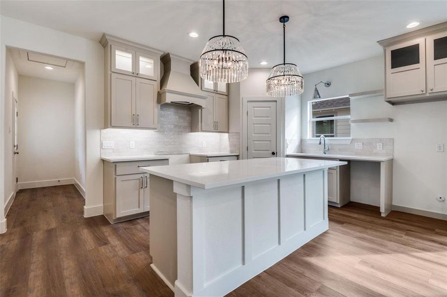 Furnished interior view inside a new home in , Dallas (Image 6).