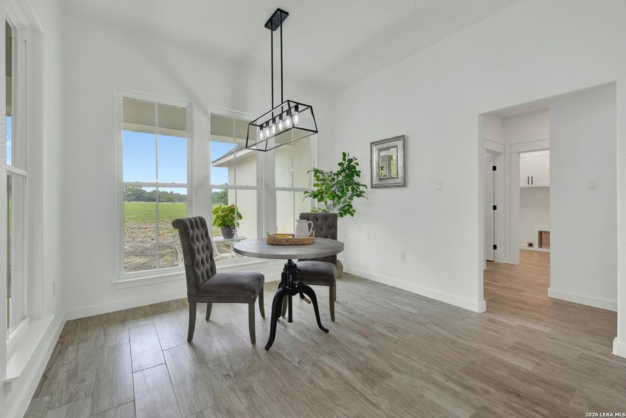 Furnished interior view inside a new home in , Seguin (Image 40).