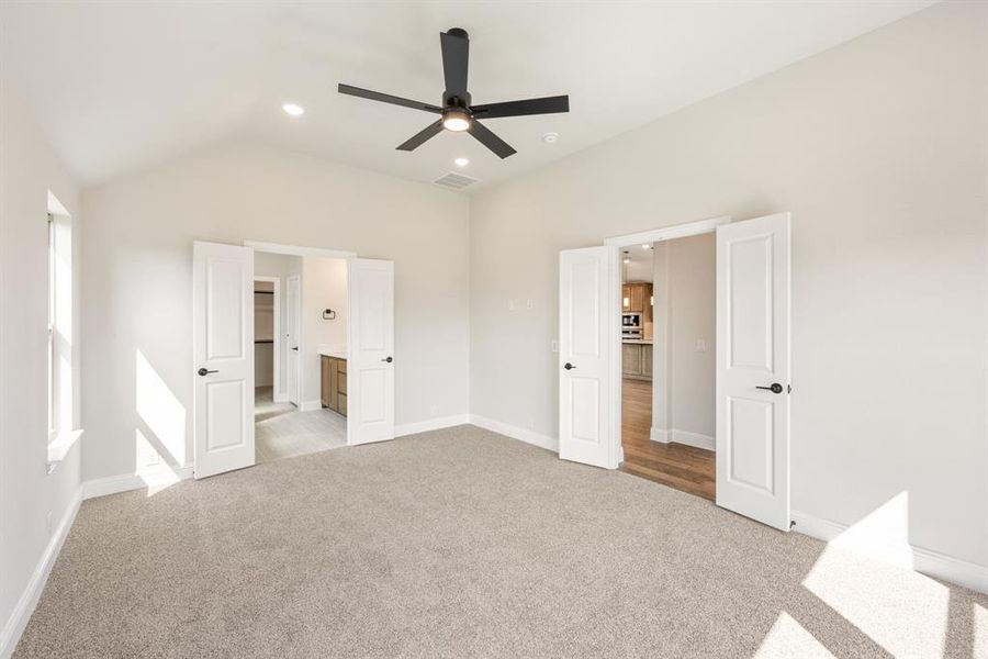 Spacious, unfurnished interior of a new home in Country Lakes Classic 60, Argyle (Image 31). Spacious, unfurnished interior of a new home in Country Lakes Classic 60, Argyle (Image 31).