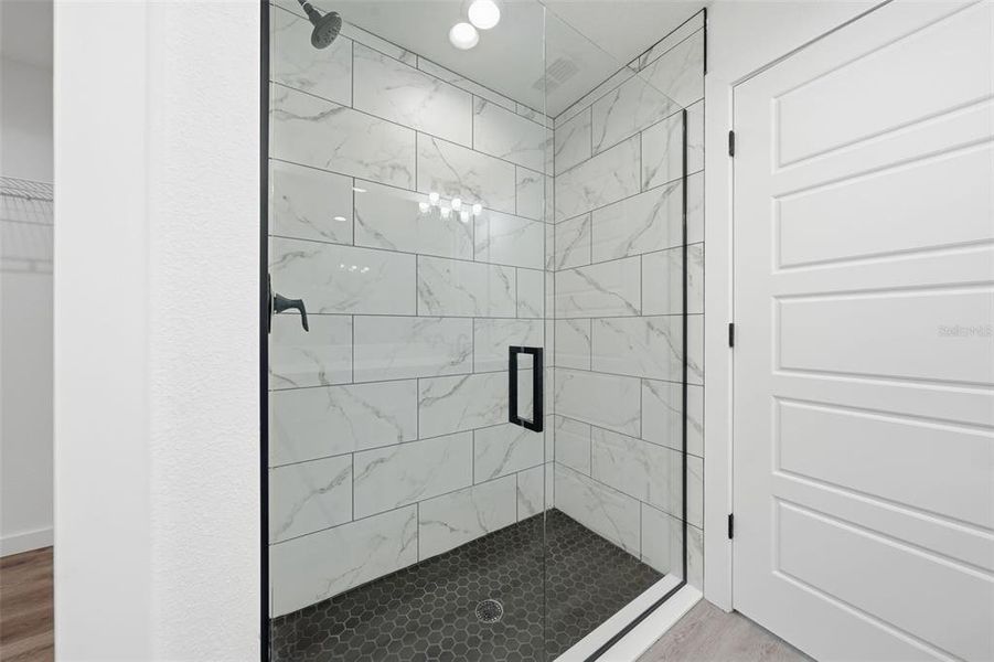 Close-up of interior finishes inside a home in , Dunnellon (Image 18).