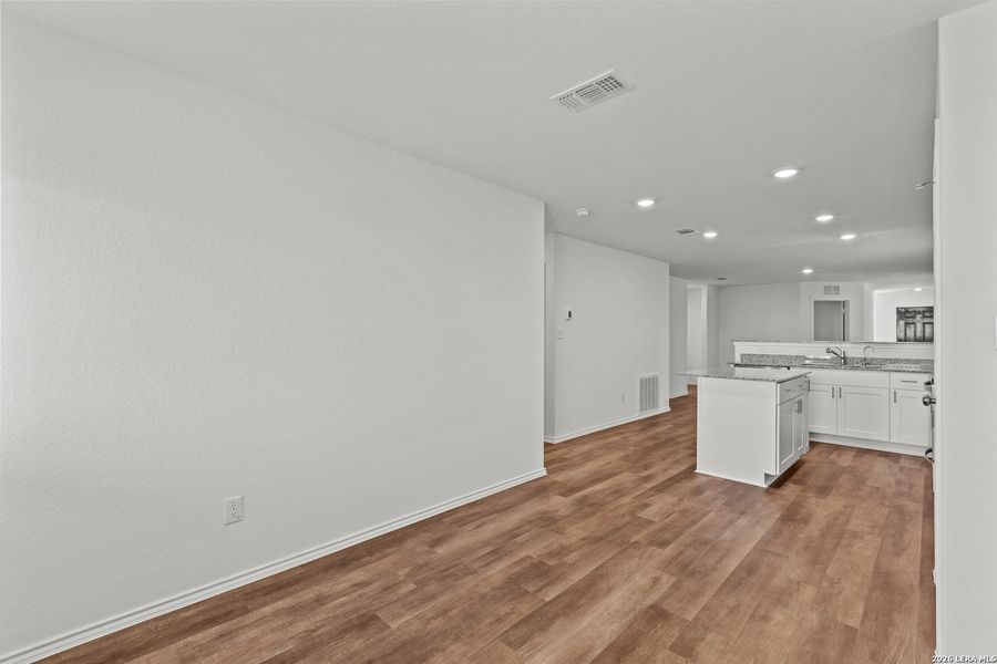 Spacious, unfurnished interior of a new home in The Overlook at Creekside, New Braunfels (Image 25). Spacious, unfurnished interior of a new home in The Overlook at Creekside, New Braunfels (Image 25).