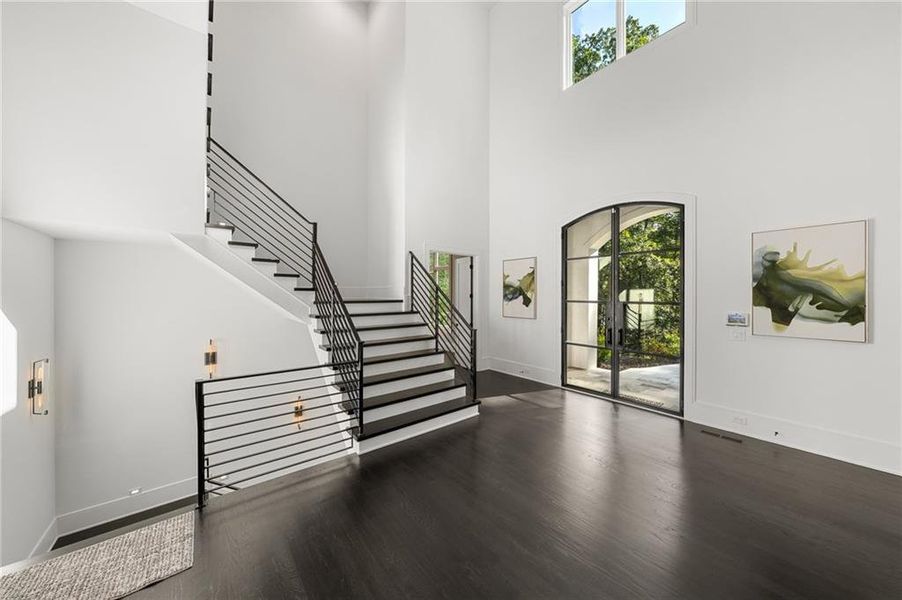 Spacious, unfurnished interior of a new home in , Sandy Springs (Image 61).