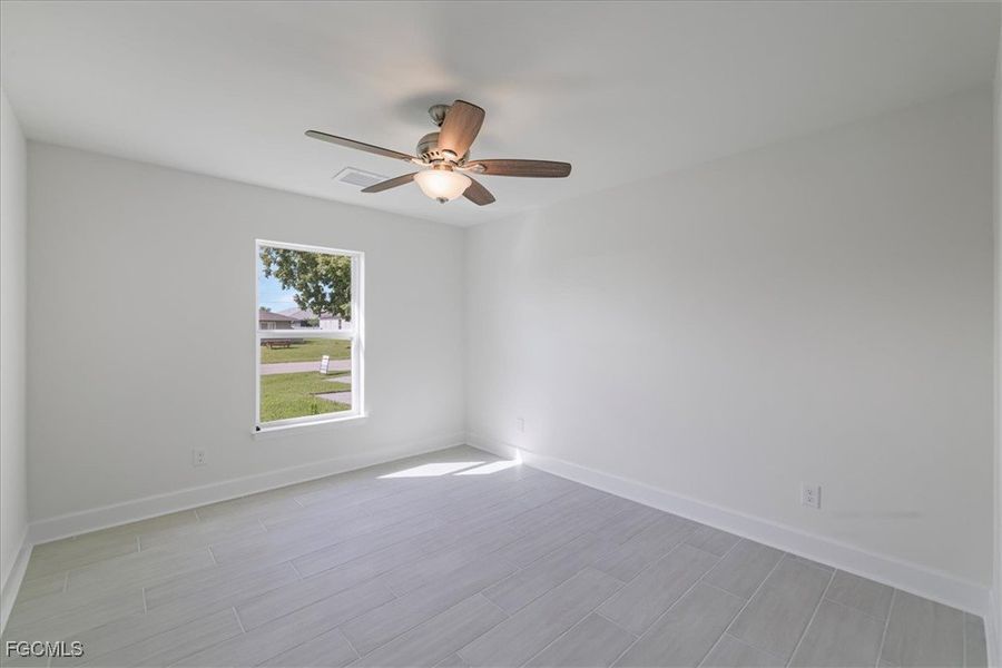 Spacious, unfurnished interior of a new home in Cape Coral, Cape Coral (Image 27).