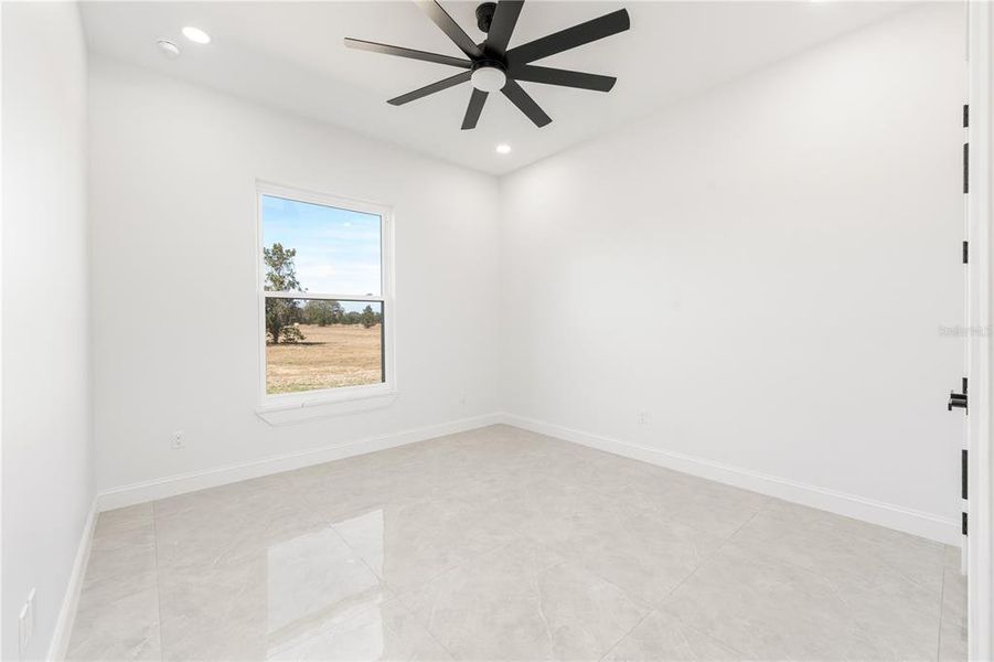 Spacious, unfurnished interior of a new home in , Ocala (Image 16).