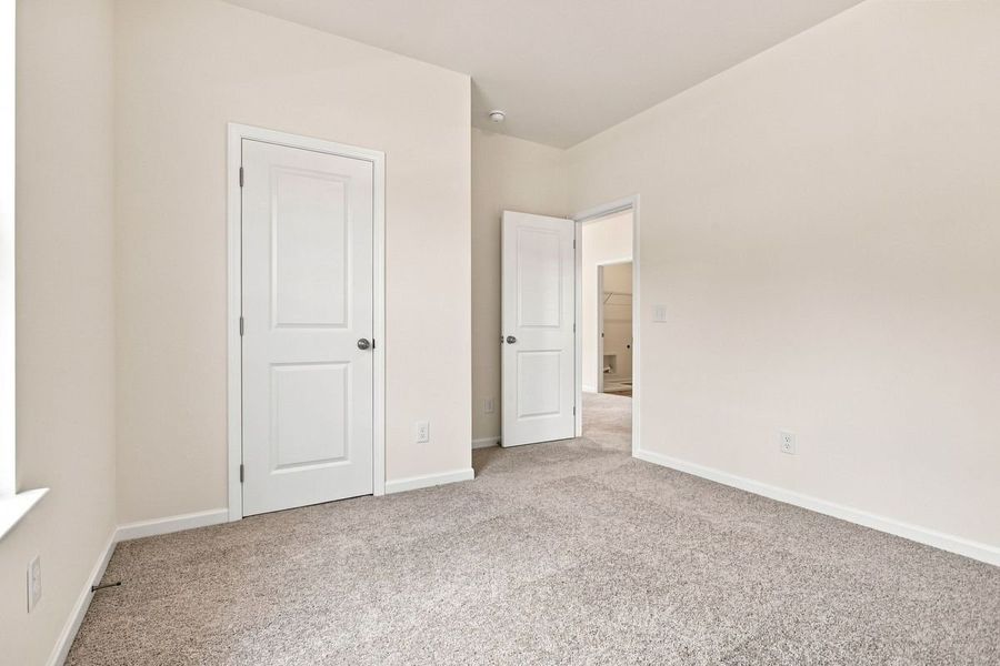 Spacious, unfurnished interior of a new home in Hampshire Hills, Columbia (Image 37).