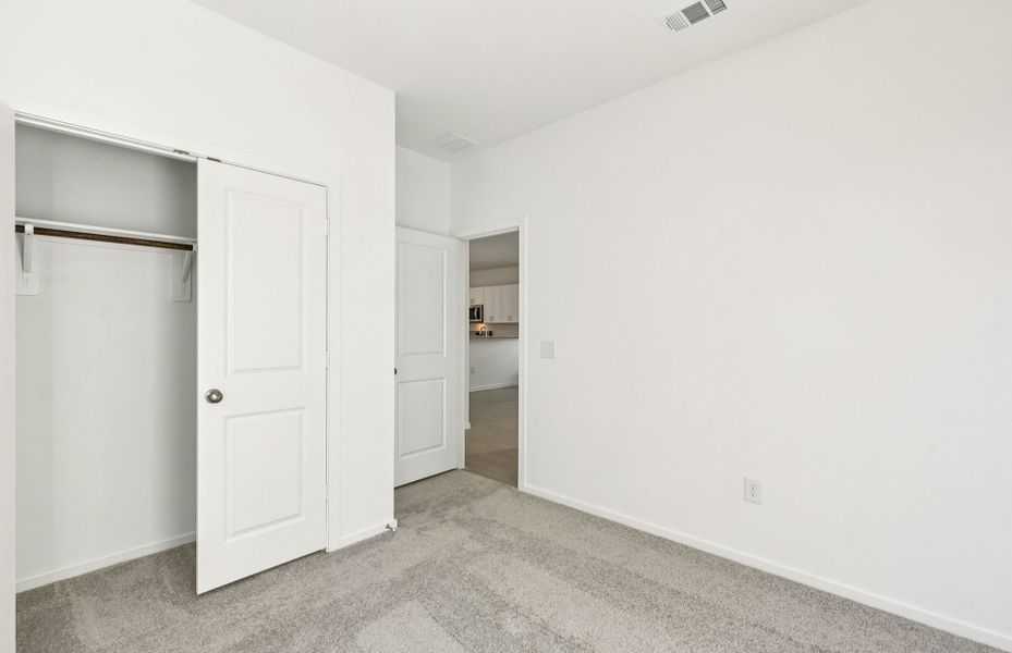 Spacious, unfurnished interior of a new home in Mavera, Conroe (Image 20).