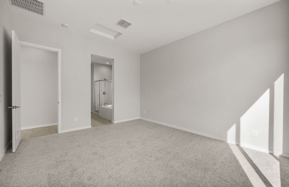 Spacious, unfurnished interior of a new home in Legado West, Queen Creek (Image 27). Spacious, unfurnished interior of a new home in Legado West, Queen Creek (Image 27).