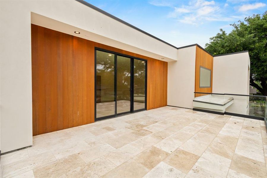 Exterior details and patio area of a home in , Dallas (Image 24).