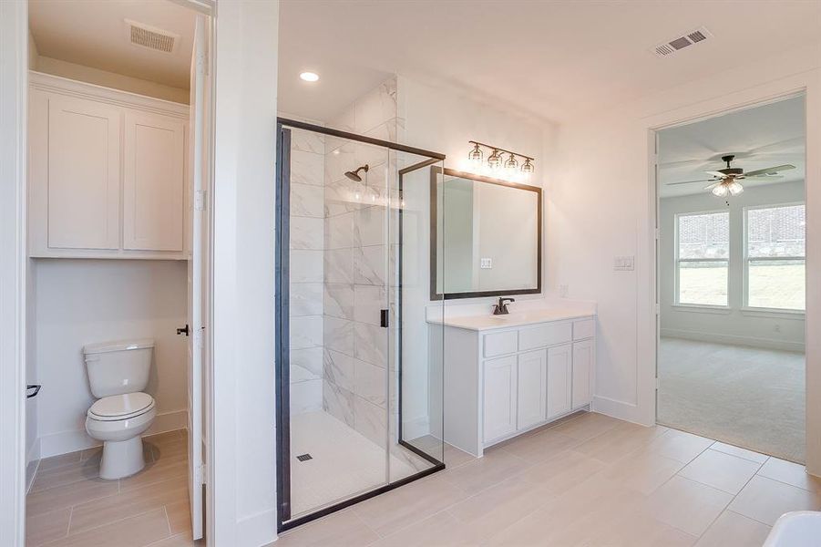 Furnished interior view inside a new home in Sweetgrass, Haslet (Image 17).