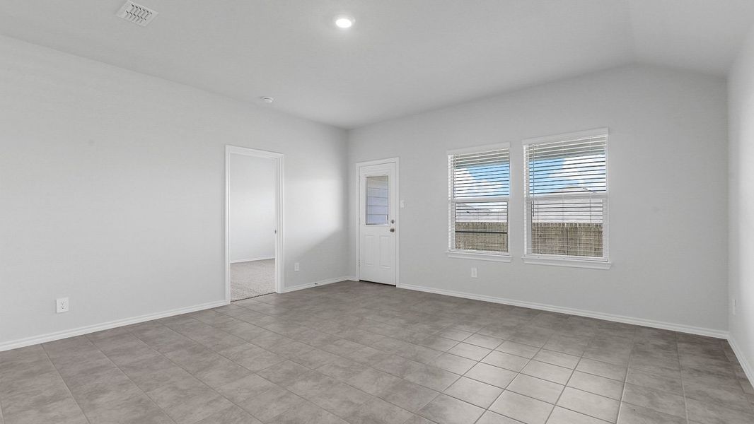 Spacious, unfurnished interior of a new home in Townes Landing, Fort Worth (Image 22).