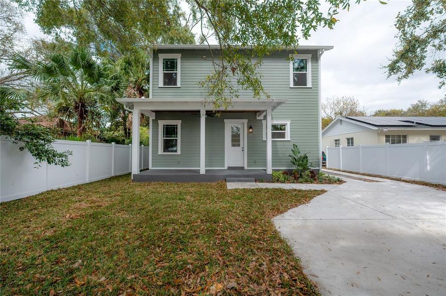 Exterior details and patio area of a home in , Tampa (Image 29).