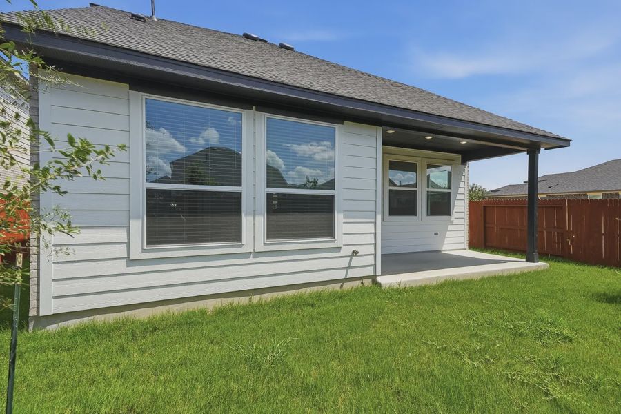 Exterior details and patio area of a home in Stillwater Ranch, San Antonio (Image 24).
