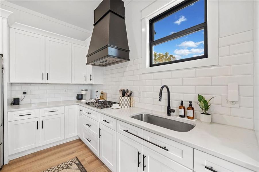 Furnished interior view inside a new home in , Dallas (Image 14).