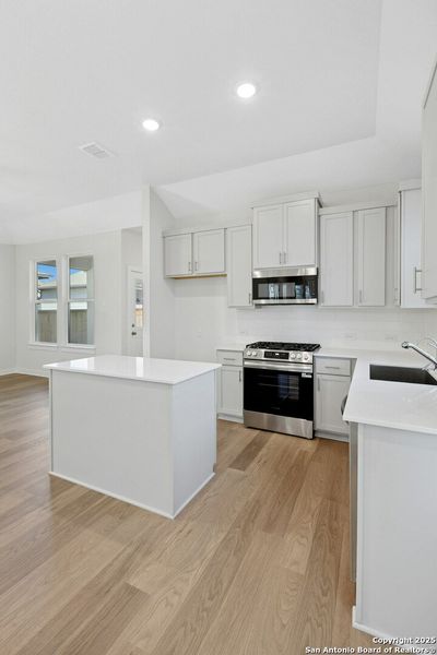 Furnished interior view inside a new home in Mayfair, New Braunfels (Image 9).