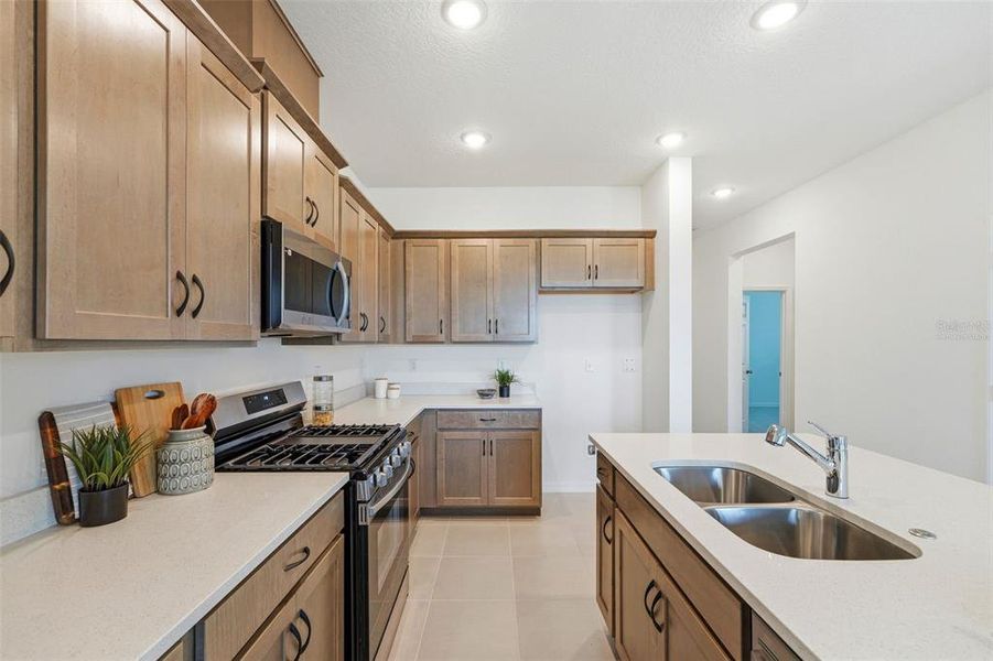 Furnished interior view inside a new home in Hodges Reserve, Howey-in-the-Hills (Image 25).
