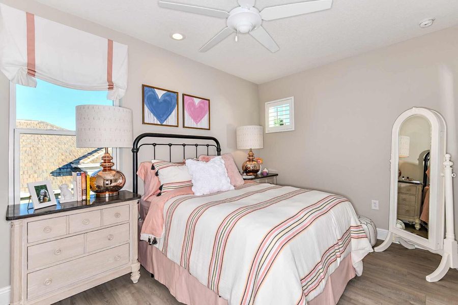 Representative furnished interior of a home built from the Summit by Neal Communities in Palm Grove, Bradenton (Image 5).