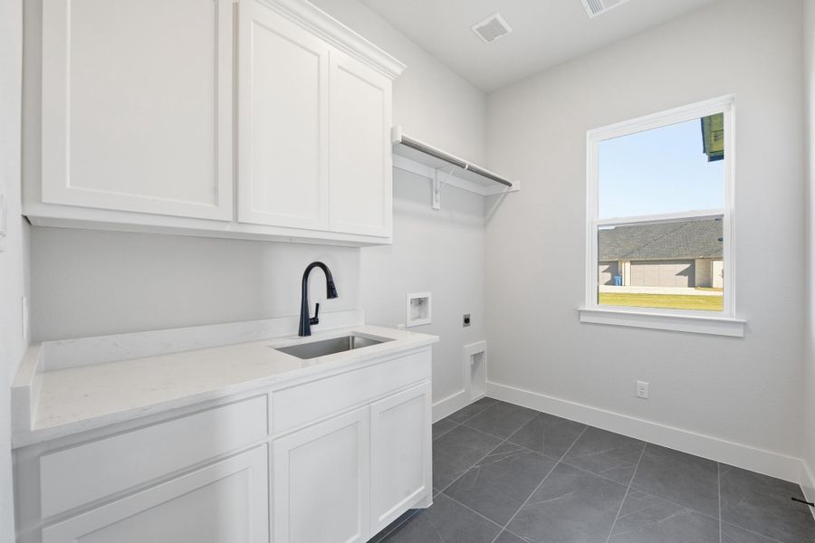 Furnished interior view inside a new home in Aledo Heights - Aledo ISD, Aledo (Image 21).