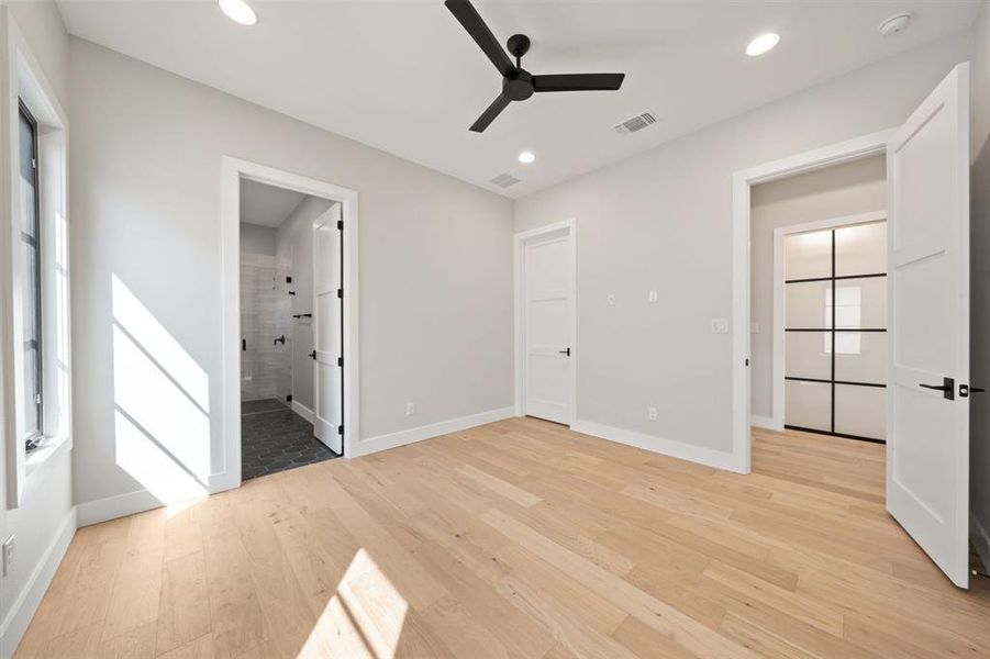 3rd bedroom with it's own ensuite bathroom.