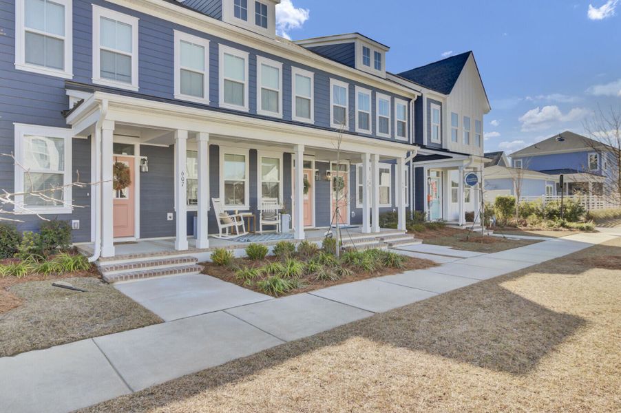 Exterior details and patio area of a home in , Summerville (Image 3).
