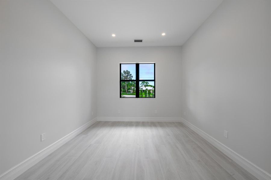 Spacious, unfurnished interior of a new home in , Stuart (Image 22).