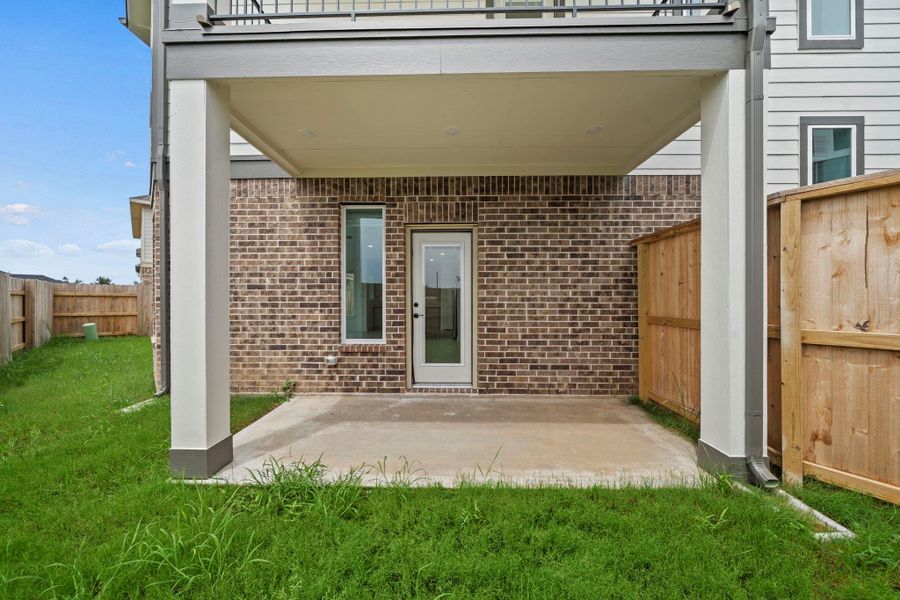 Exterior details and patio area of a home in , Katy (Image 20).