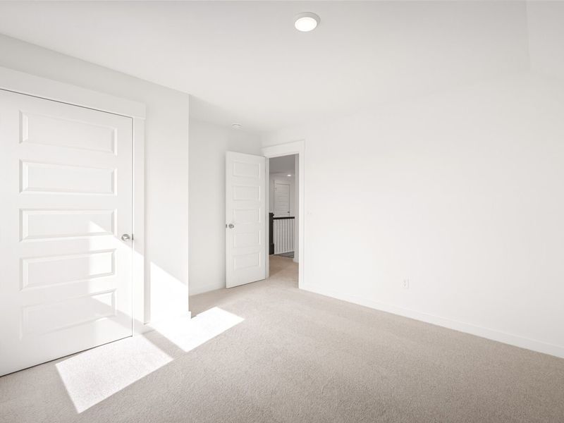 Spacious, unfurnished interior of a new home in Benders Cove, Mount Juliet (Image 39).