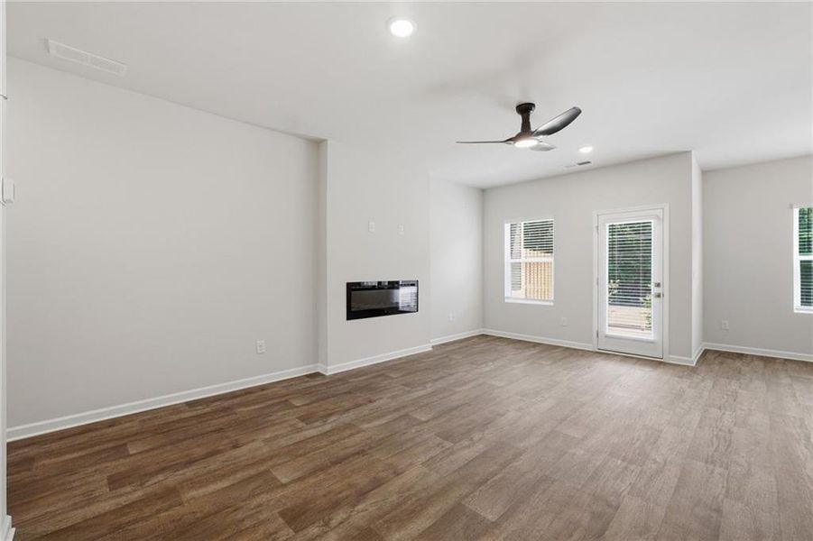 Spacious, unfurnished interior of a new home in Parkway James, Snellville (Image 16). Spacious, unfurnished interior of a new home in Parkway James, Snellville (Image 16).