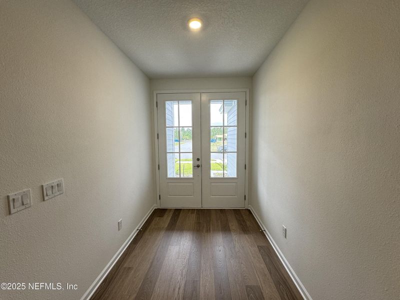 Spacious, unfurnished interior of a new home in , Green Cove Springs (Image 29).