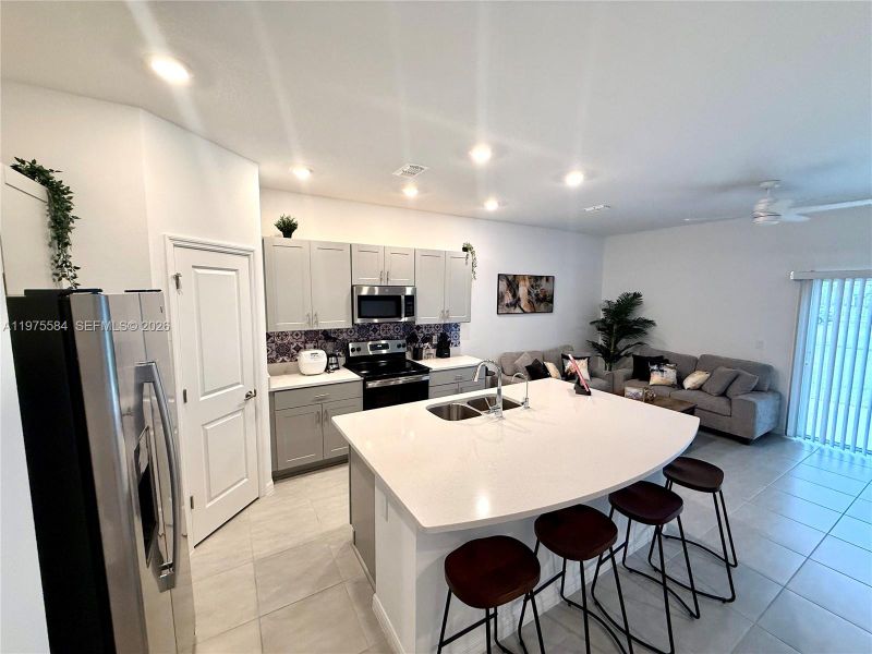 Furnished interior view inside a new home in , Kissimmee (Image 7).