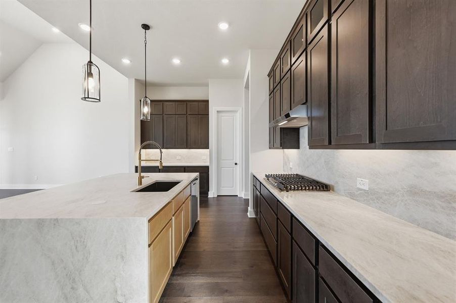 Furnished interior view inside a new home in Ridge Crossing, Waxahachie (Image 10). Furnished interior view inside a new home in Ridge Crossing, Waxahachie (Image 10).