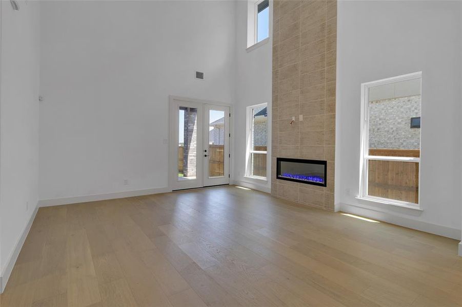 Spacious, unfurnished interior of a new home in The Grove Frisco, Frisco (Image 18).